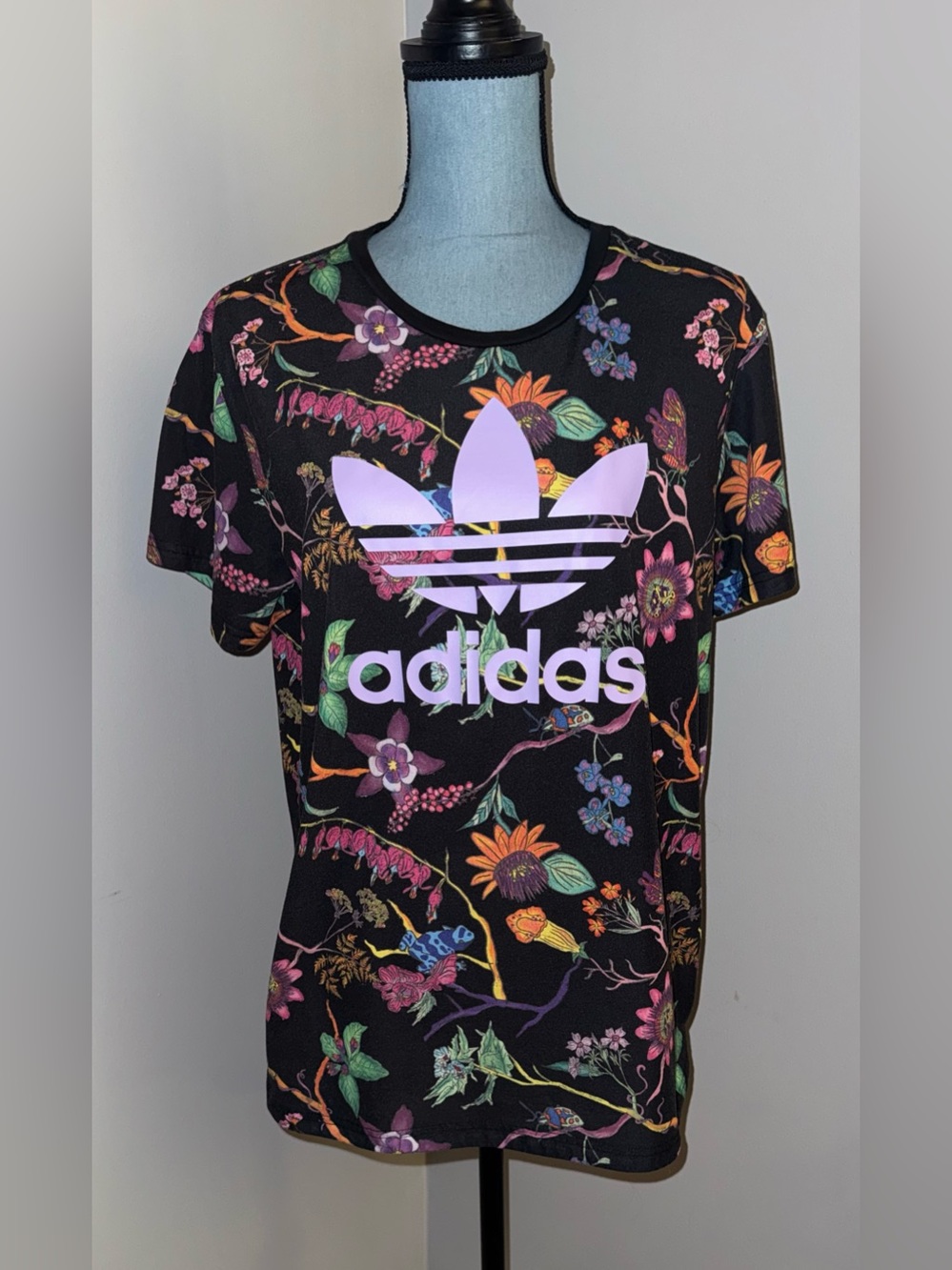 Adidas Originals X Farm Rio Poisonous Garden hi-low T-shirt Size Medium